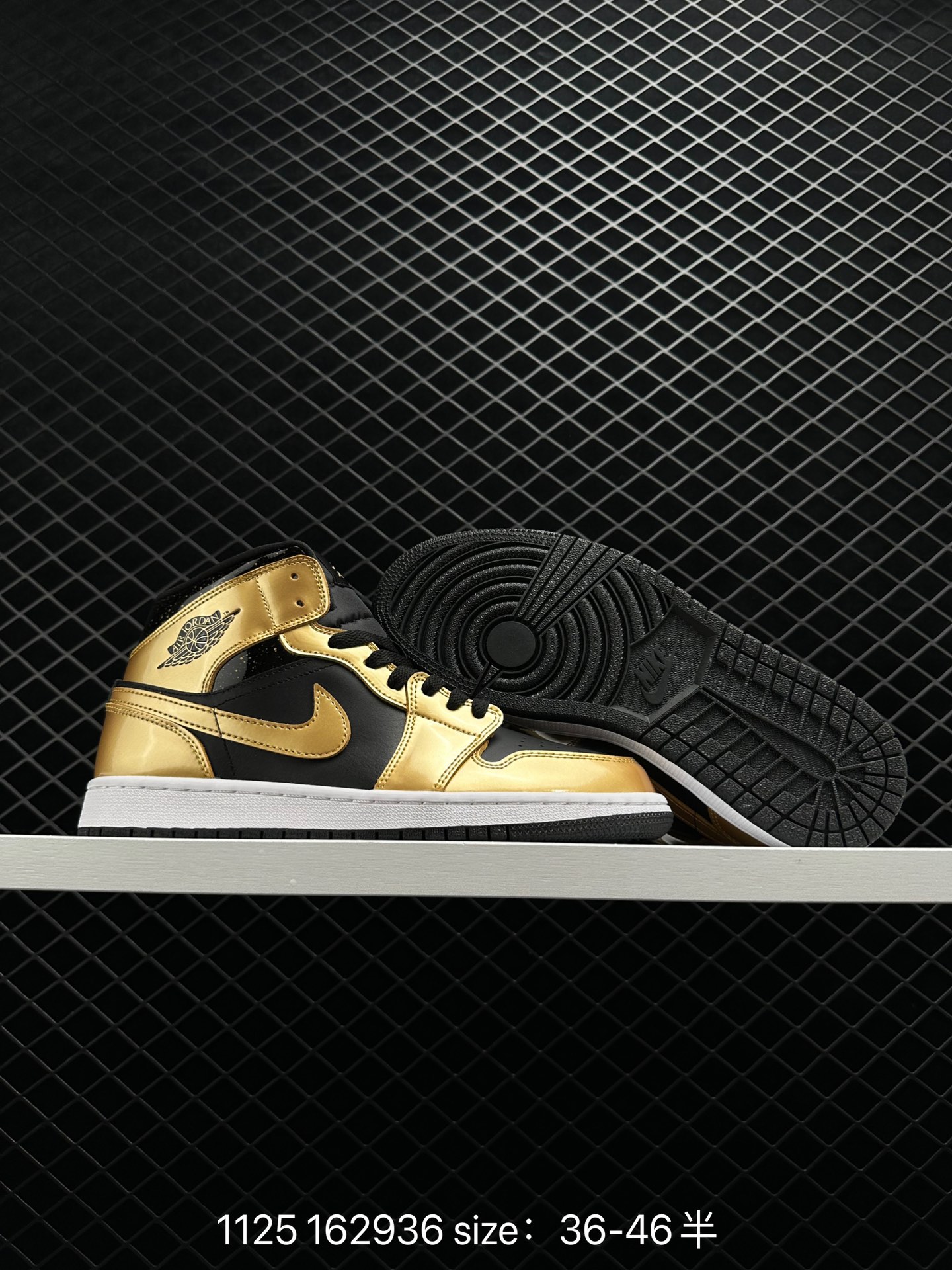 Air Jordan 1 Mid“Light Smoke Grey”